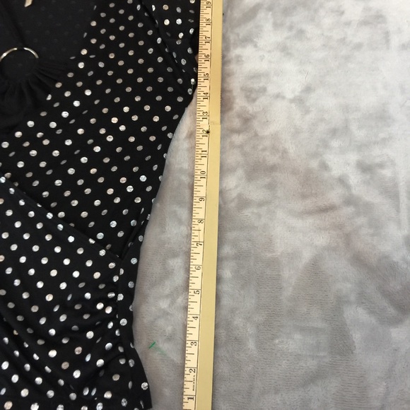 Discreet  Top - Picture 6 of 8